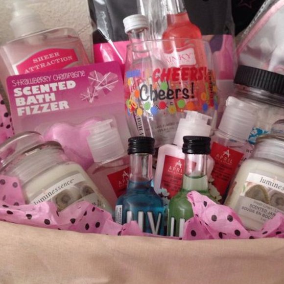 💗TICKLED PINK CHRISTMAS GIFT FOR Mom, Daughter, Friends💗 - Picture 7 of 11